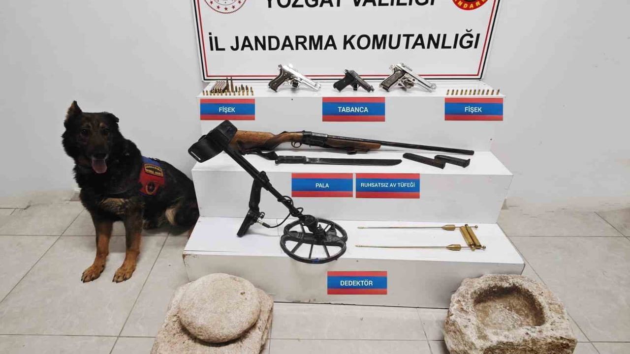 Yozgat’ta tarihi eser nitelikli obje ve ruhsatsız silahlar ele geçirildi