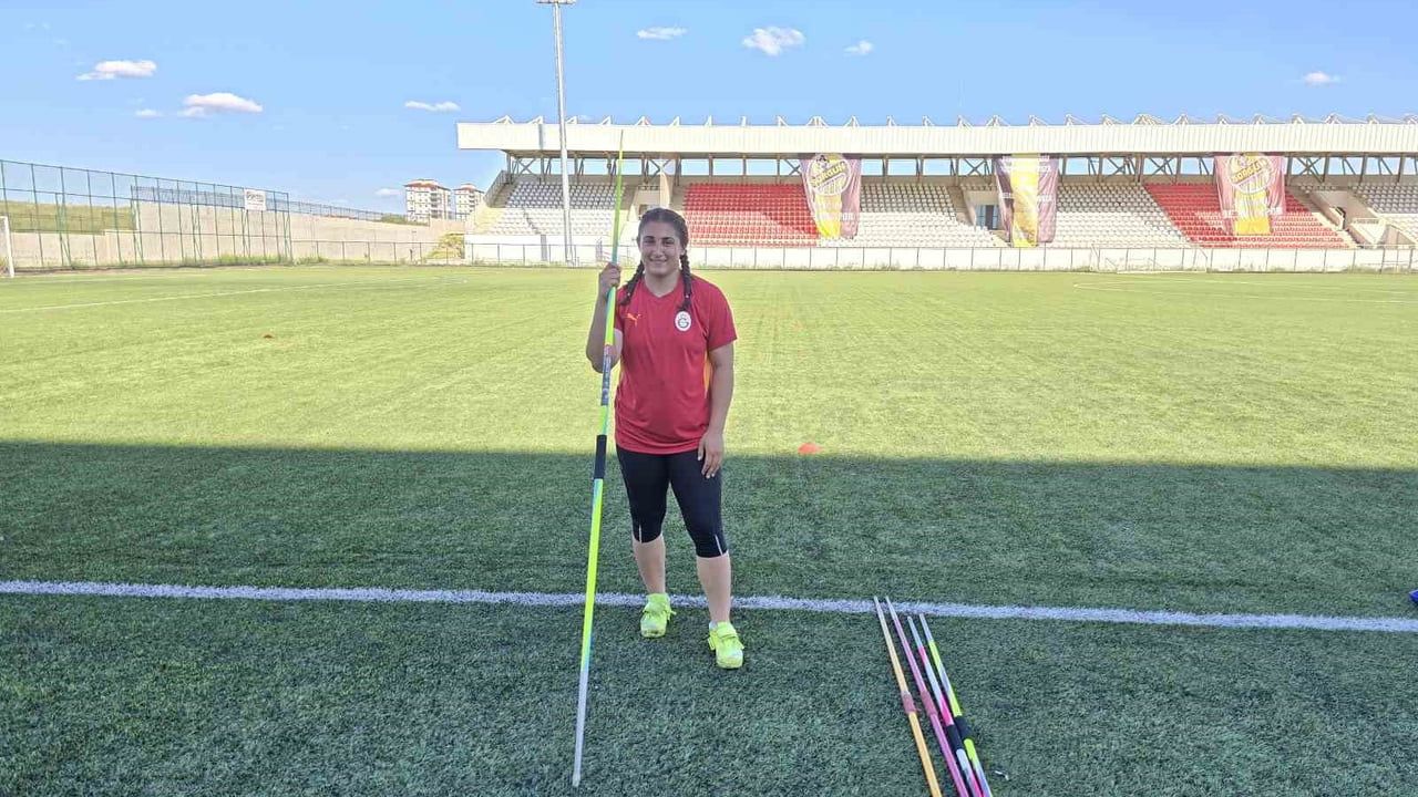 Yozgatlı genç sporcu Emine Nur Bektaş iki branşta Türkiye üçüncüsü oldu