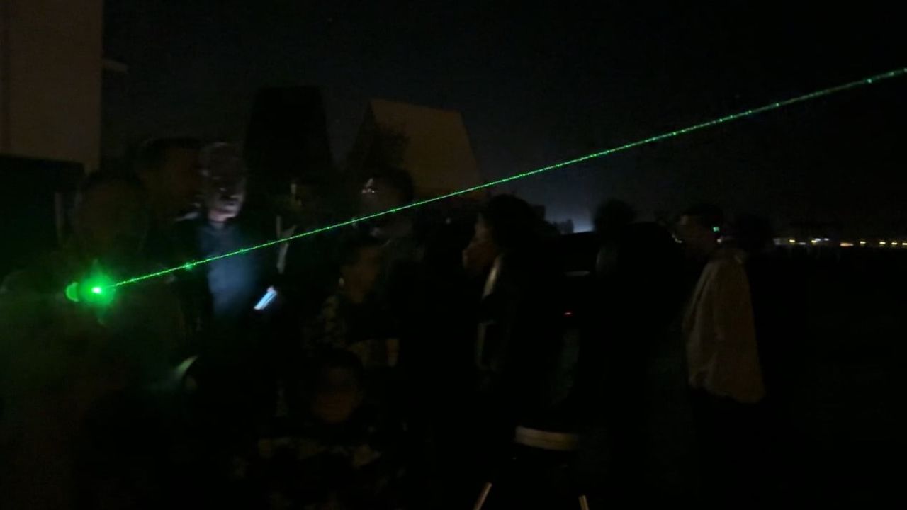 Yüksekova'da Gökyüzü Gözlem Etkinliği: Öğrenciler Astronomiye Yoğun İlgi Gösterdi
