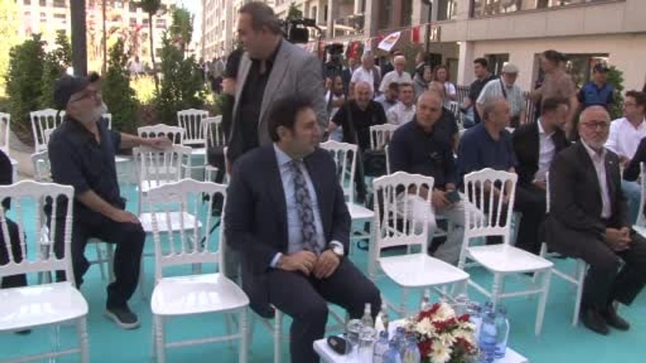 Zeytinburnu’nda Alya Merkezefendi Konutları anahtar teslim edildi