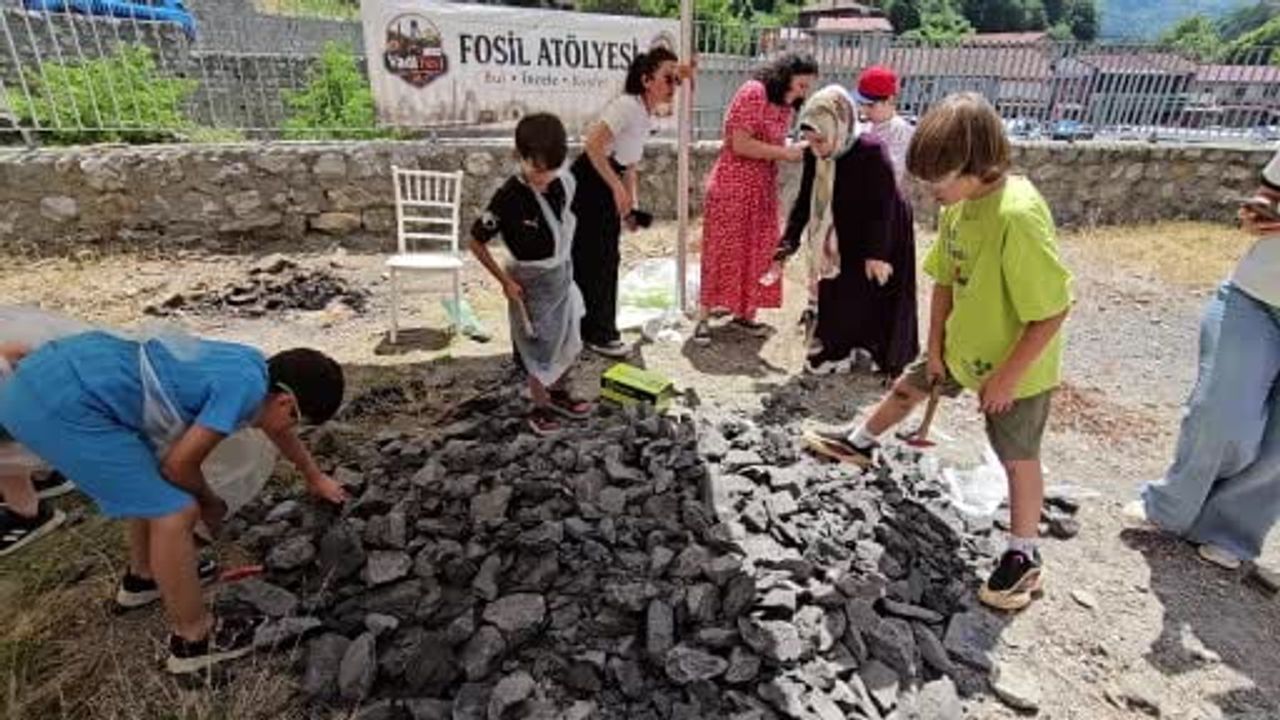 Zonguldak'ta çocuklar arkeolojik kazı deneyimi yaşadı