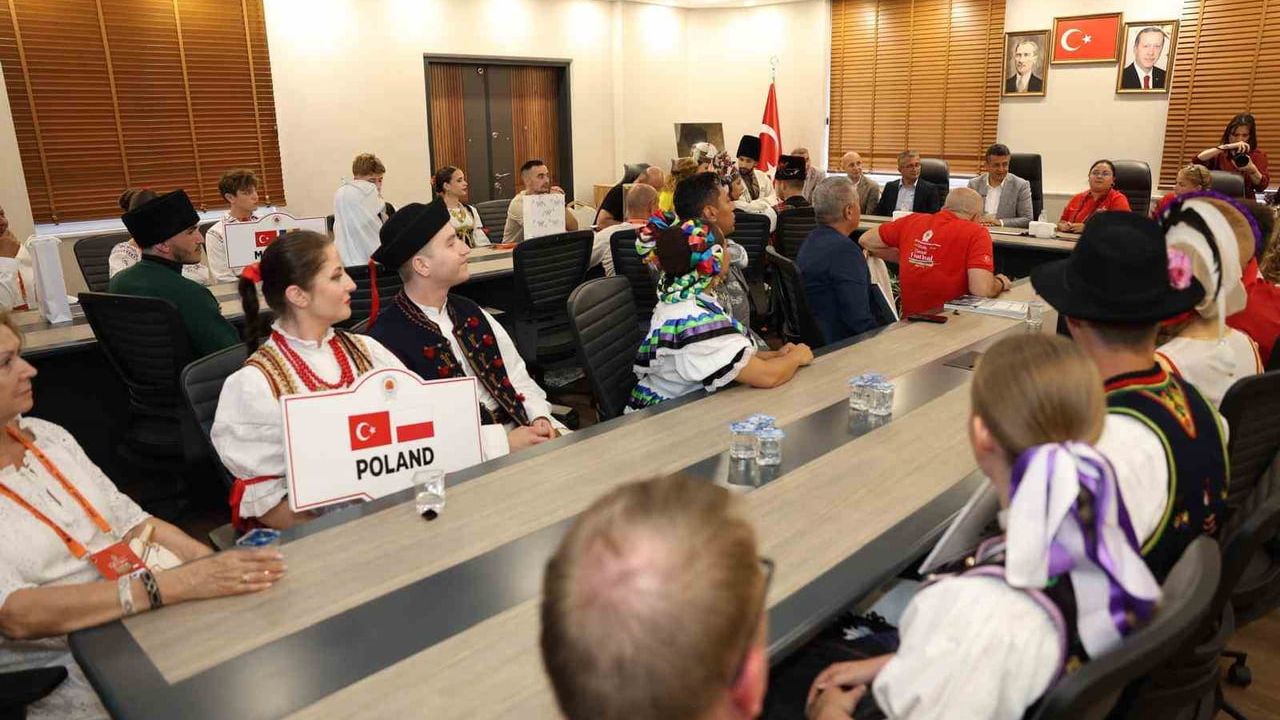 12 ülkenin halk dansları ekipleri Samsun’da