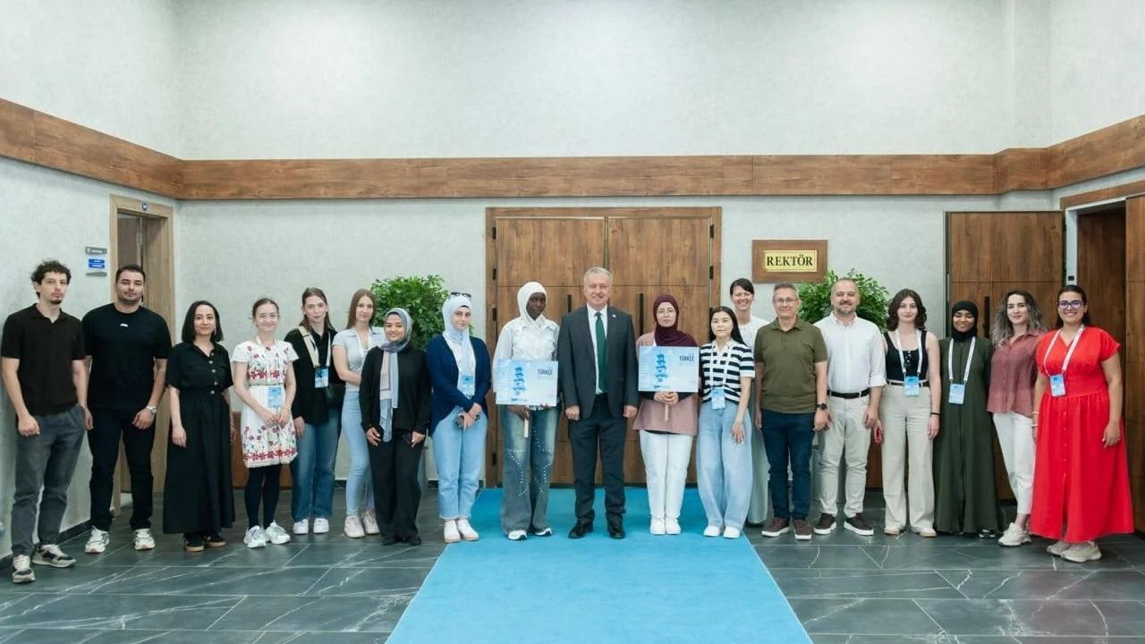 13 ülkeden gelen öğrenciler EBYÜ'de Türkçe öğreniyor