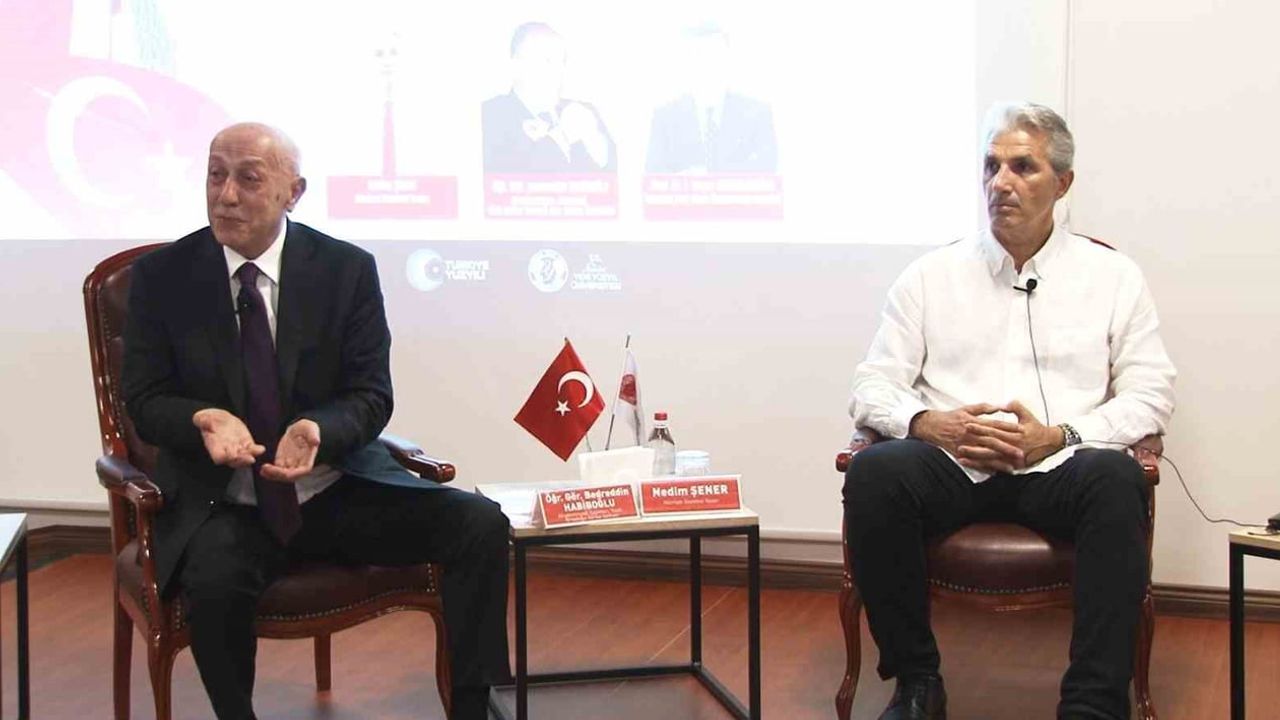 15 Temmuz bilinci panelinde FETÖ tehdidi ve gençlere bilinç çağrısı