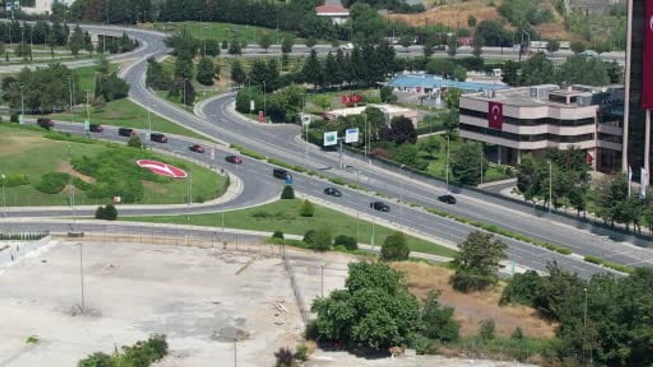 15 Temmuz'un 10. yılında 253 taksi Türk bayraklarıyla kortej oluşturdu