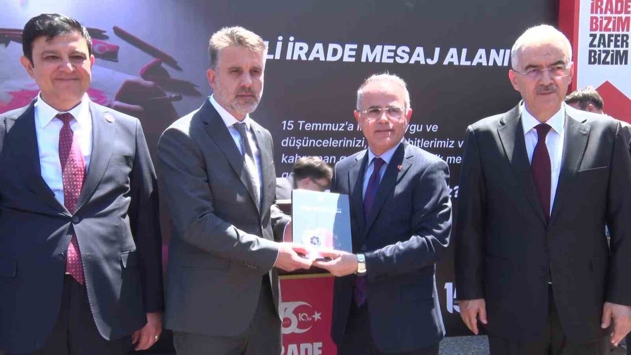 15 temmuz'un hafızası UNESCO Meydanı'nda yaşatılıyor