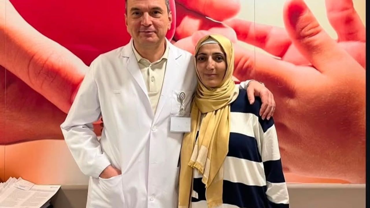 19 yıllık eşine karaciğerini verdi: "Eşimin çektiği ağrıları görünce hiç düşünmeden karar verdim"