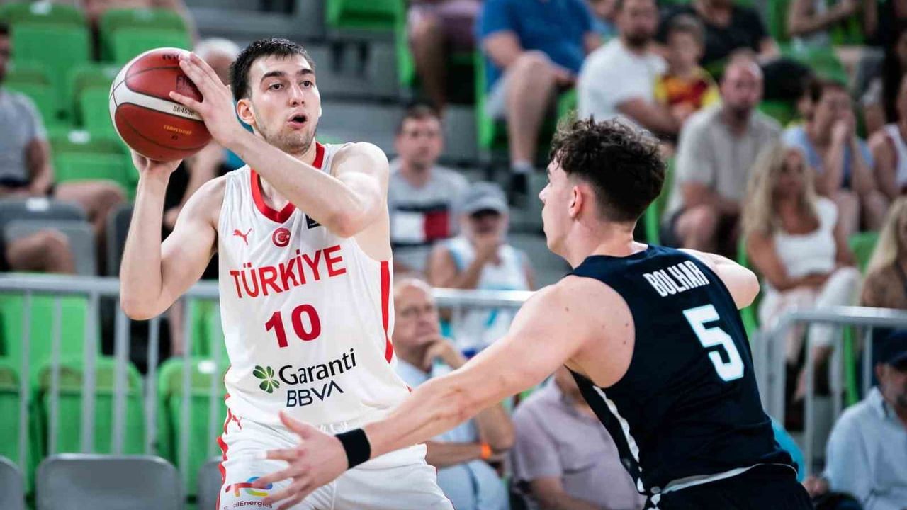 20 yaş altı erkek milli basketbol takımı çeyrek finalde Slovenya'ya mağlup oldu
