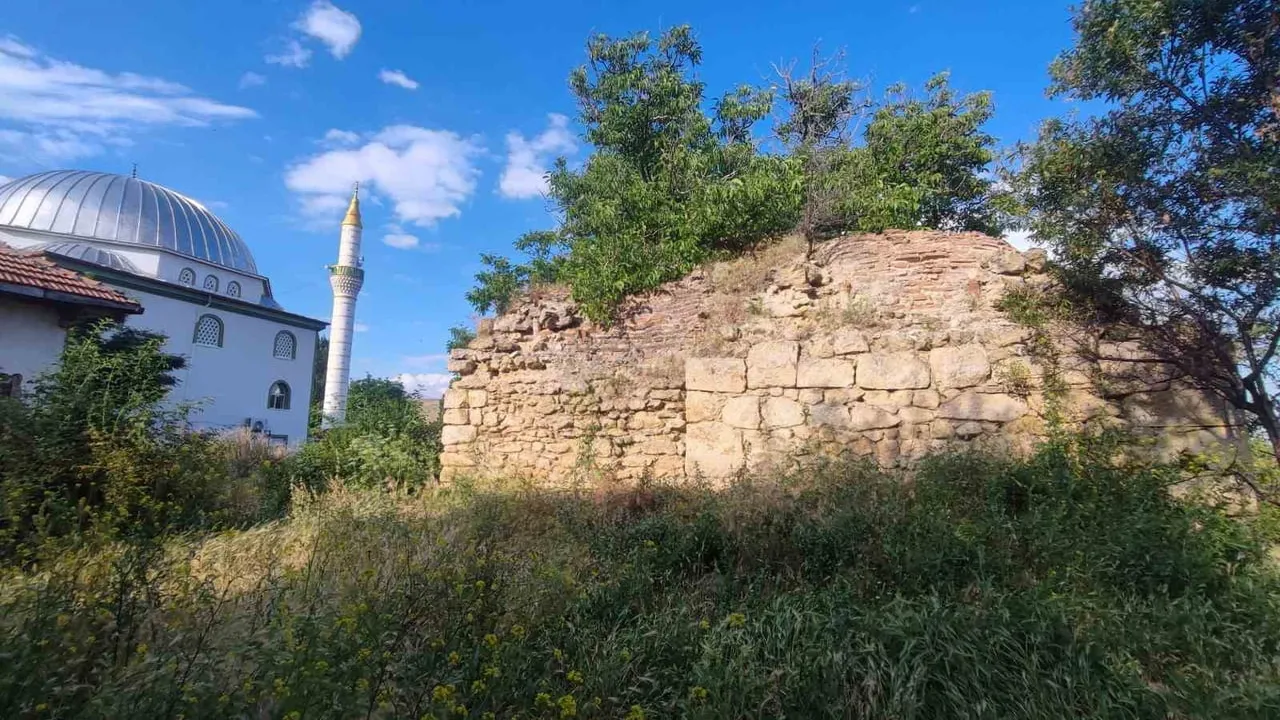 200 yıllık Karacabey konağı ve tarihi hamam ilgi bekliyor