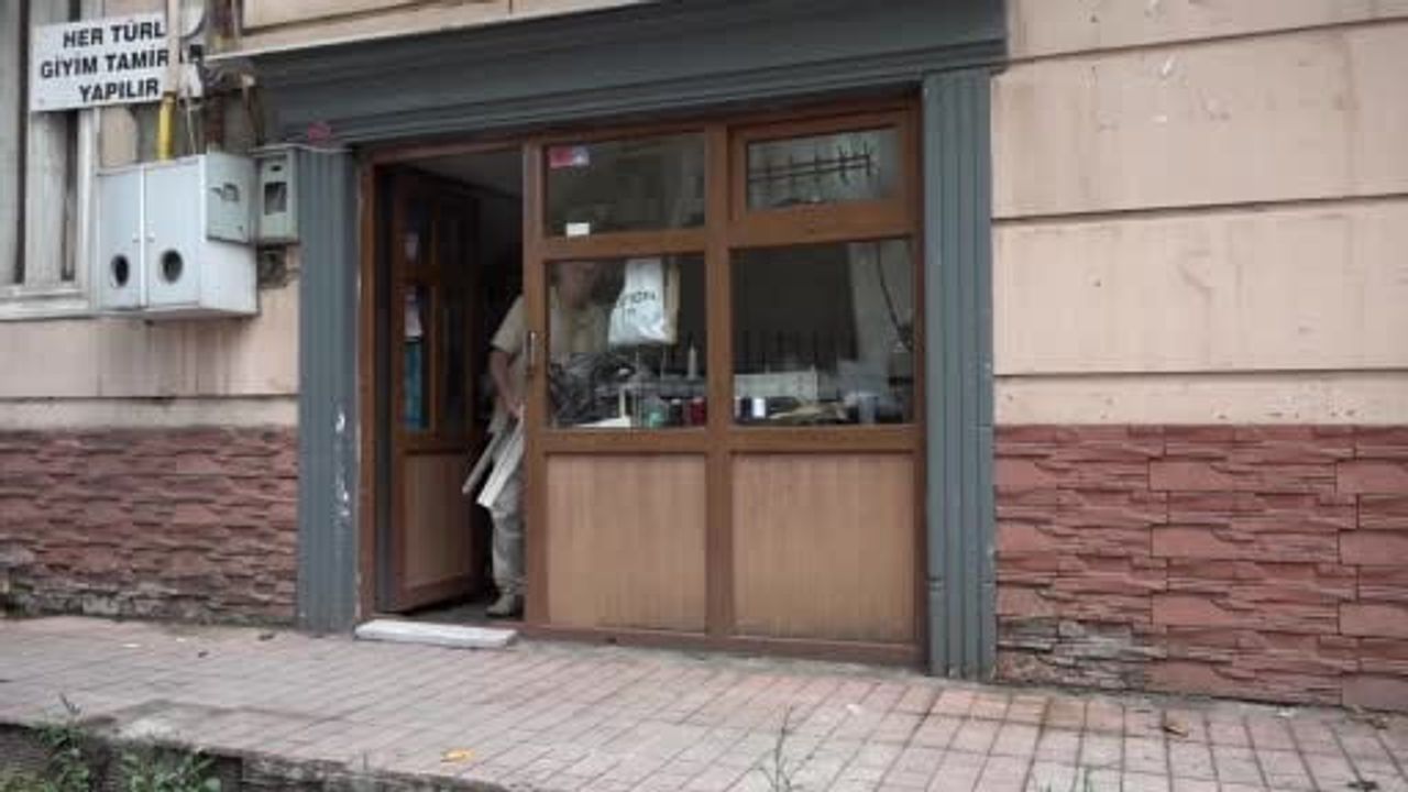 Adapazarı'nda 61 Yıllık Terzi: 3 Metrekarede Meslek Mücadelesi
