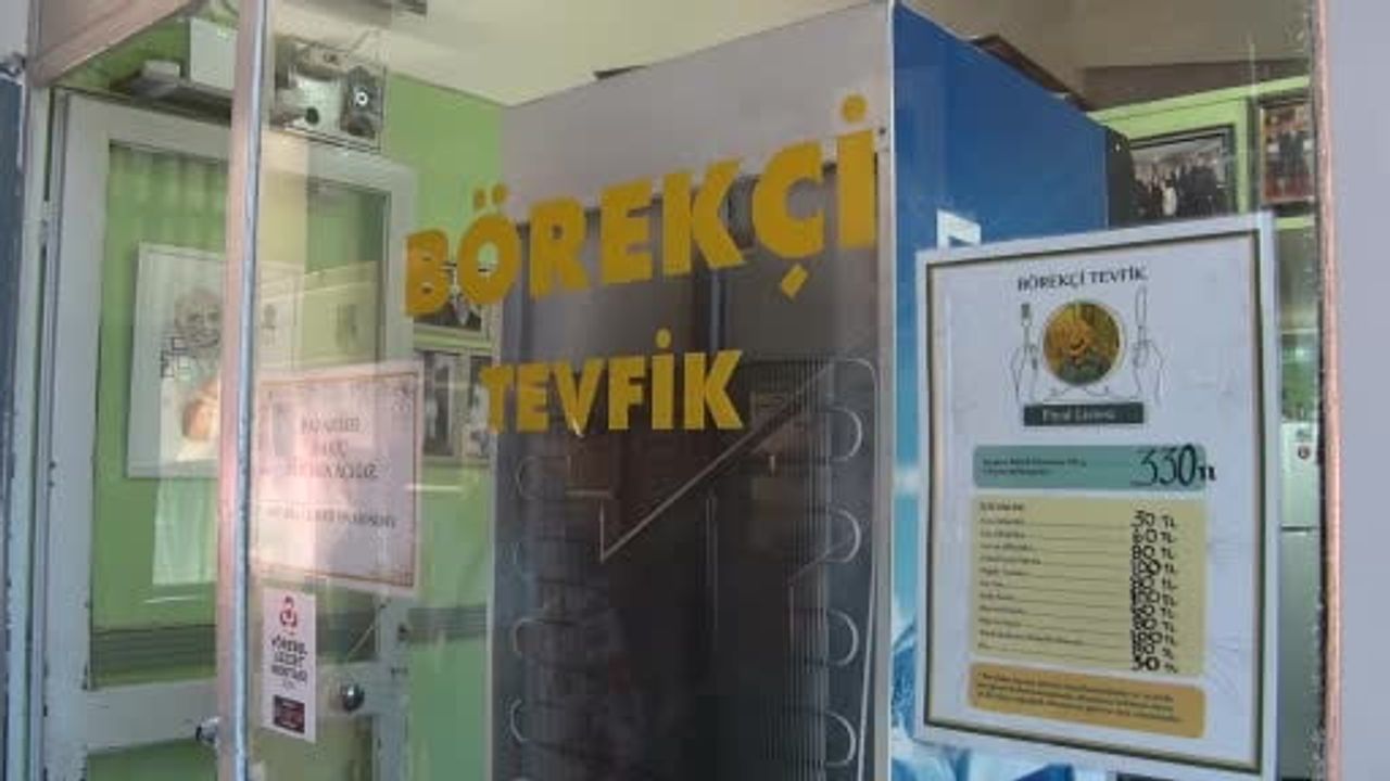 69 yıldır aynı tezgâhta: Antalya'nın serpme böreğini geleceğe taşıyan usta