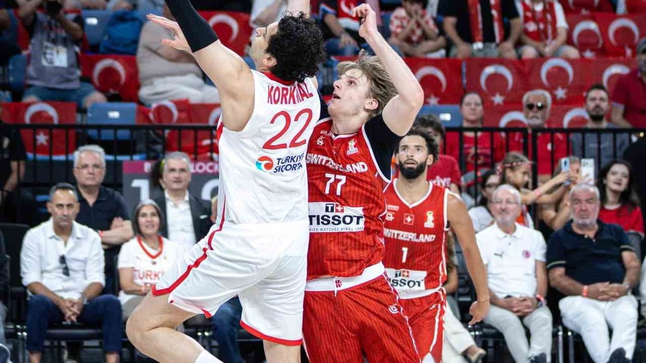 A Milli Erkek Basketbol Takımı grubu yenilgisiz tamamladı