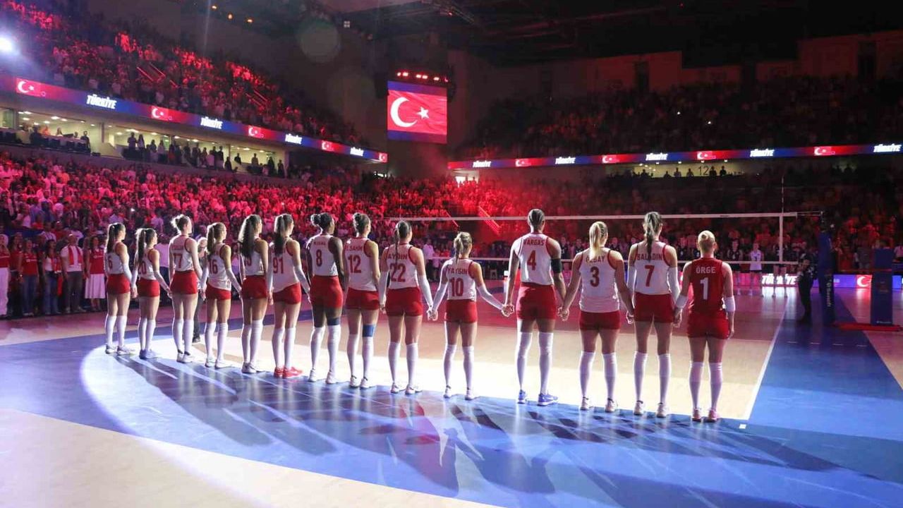 A Millî Kadın Voleybol Takımı'nın VNL 3. hafta kadrosu belli oldu