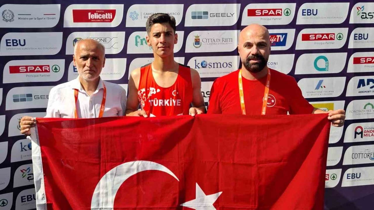 Abdulsamet Duman, Avrupa U18 Atletizm Şampiyonası'nda bronz madalya kazandı