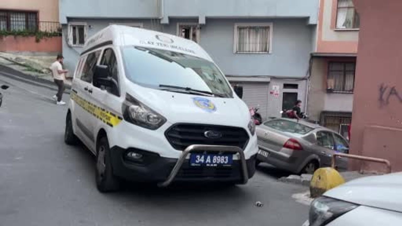 Abla evde hareketsiz buldu: Şişli'de genç hayatını kaybetti