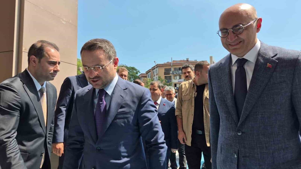 Adalet bakanı Akın Gürlek Bakırköy Adalet Sarayı'nı ziyaret etti