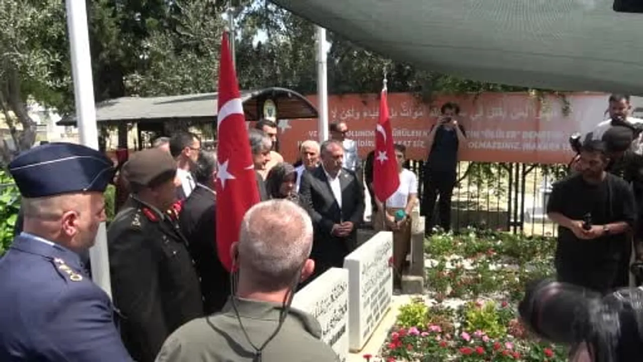 Adana’da 15 Temmuz şehitleri kabirleri başında anıldı