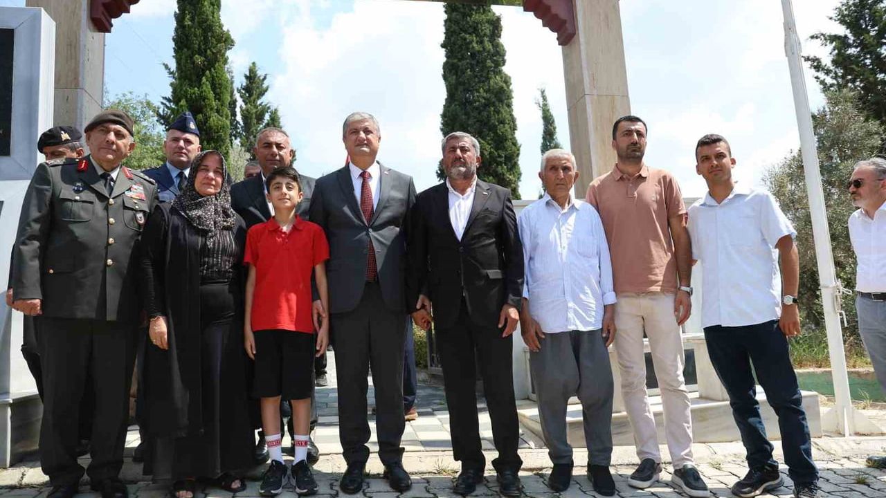 Adana’da 15 Temmuz şehitleri mezarları başında anıldı