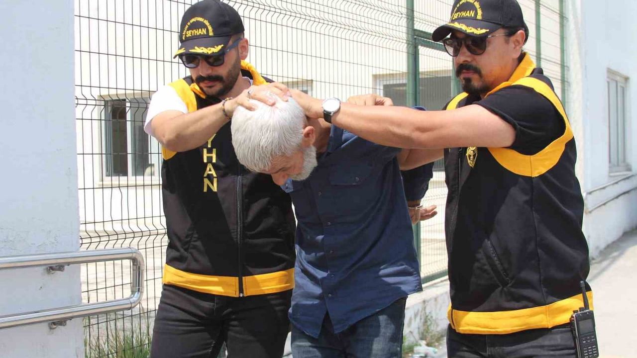 Adana'da bekçiler restoran çıkışında 24 yıl hapis cezasıyla aranan hükümlüyü yakaladı