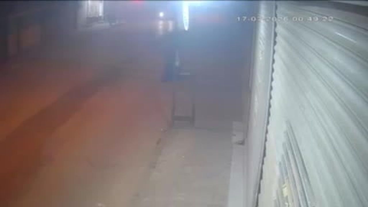 Adana'da çarşafla gizlenen şüpheli iş yerine ateş açtı