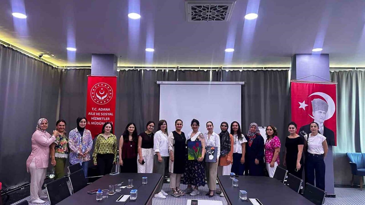 Adana'da çocuk kuruluşu personeline etkili iletişim eğitimi verildi