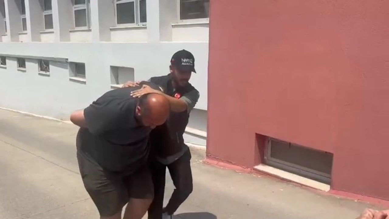 Adana'da tır sürücü kabininde 24 kilo 600 gram skunk ele geçirildi