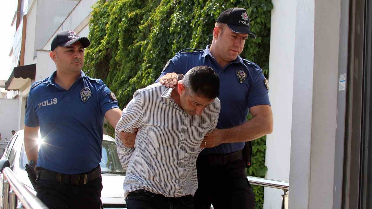 Adana'da yaya geçidinde çarpıp kaçan sürücü 2.63 promil alkollü çıktı