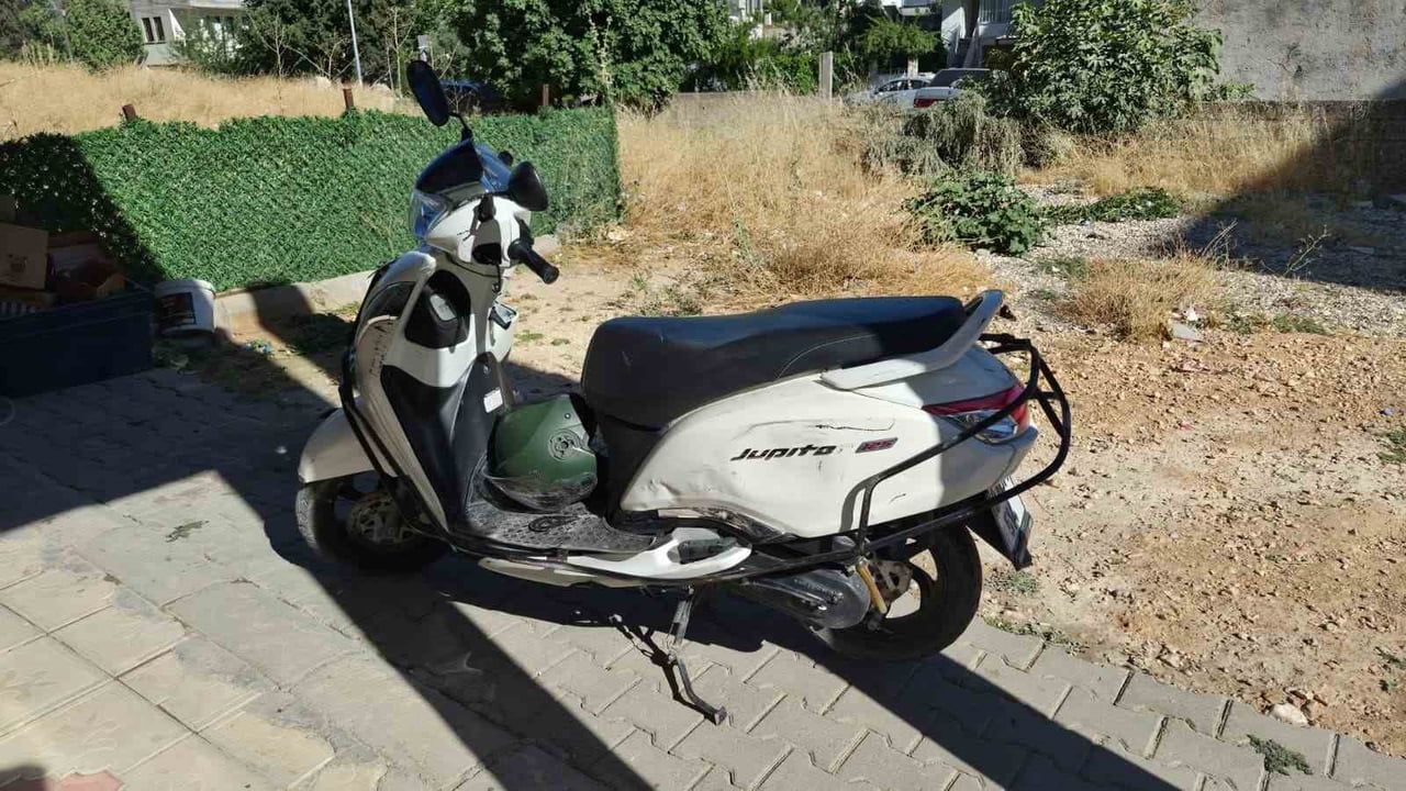 Adıyaman'da Müftülük Caddesi'nde motosiklet devrildi, sürücü yaralandı