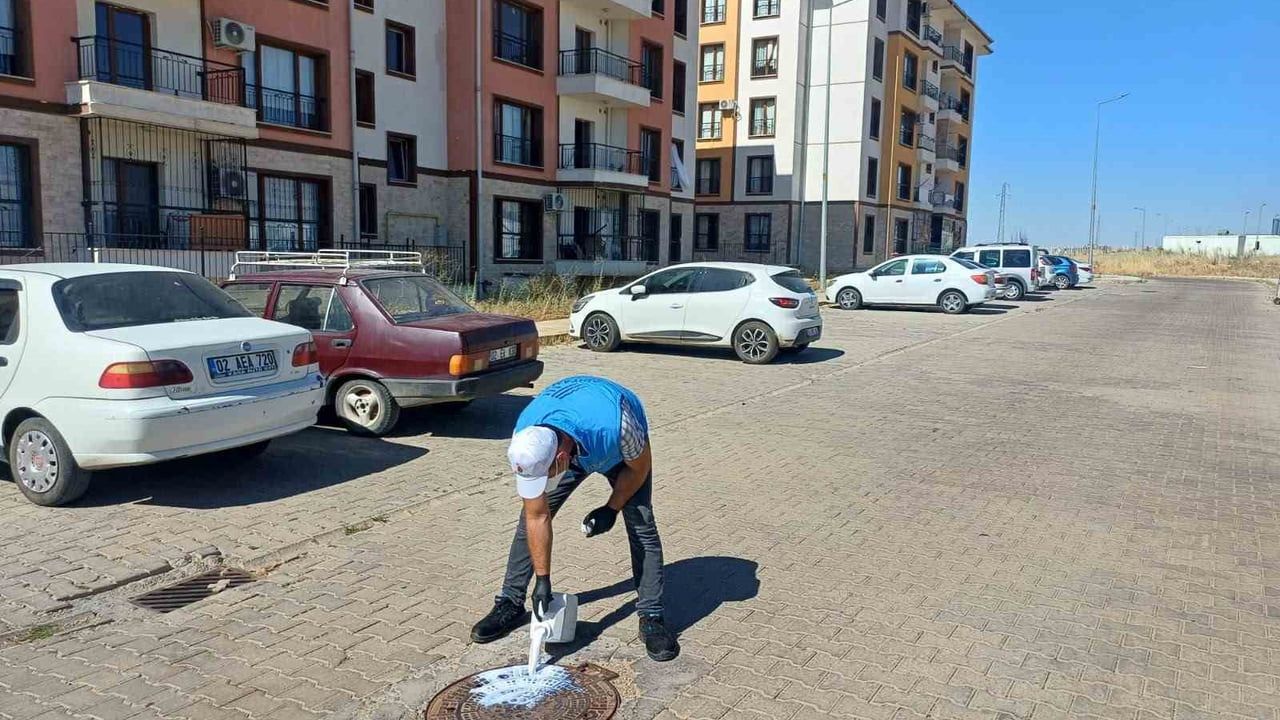 Adıyaman'da TOKİ konutlarında larva mücadelesi yoğunlaştı