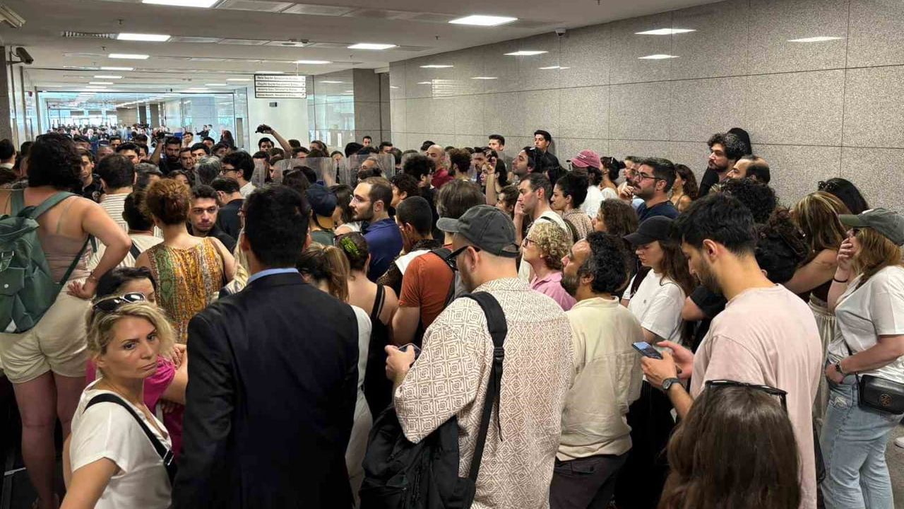 Adliyede gerginlik: Kemal Kılıçdaroğlu'na yönelik protesto