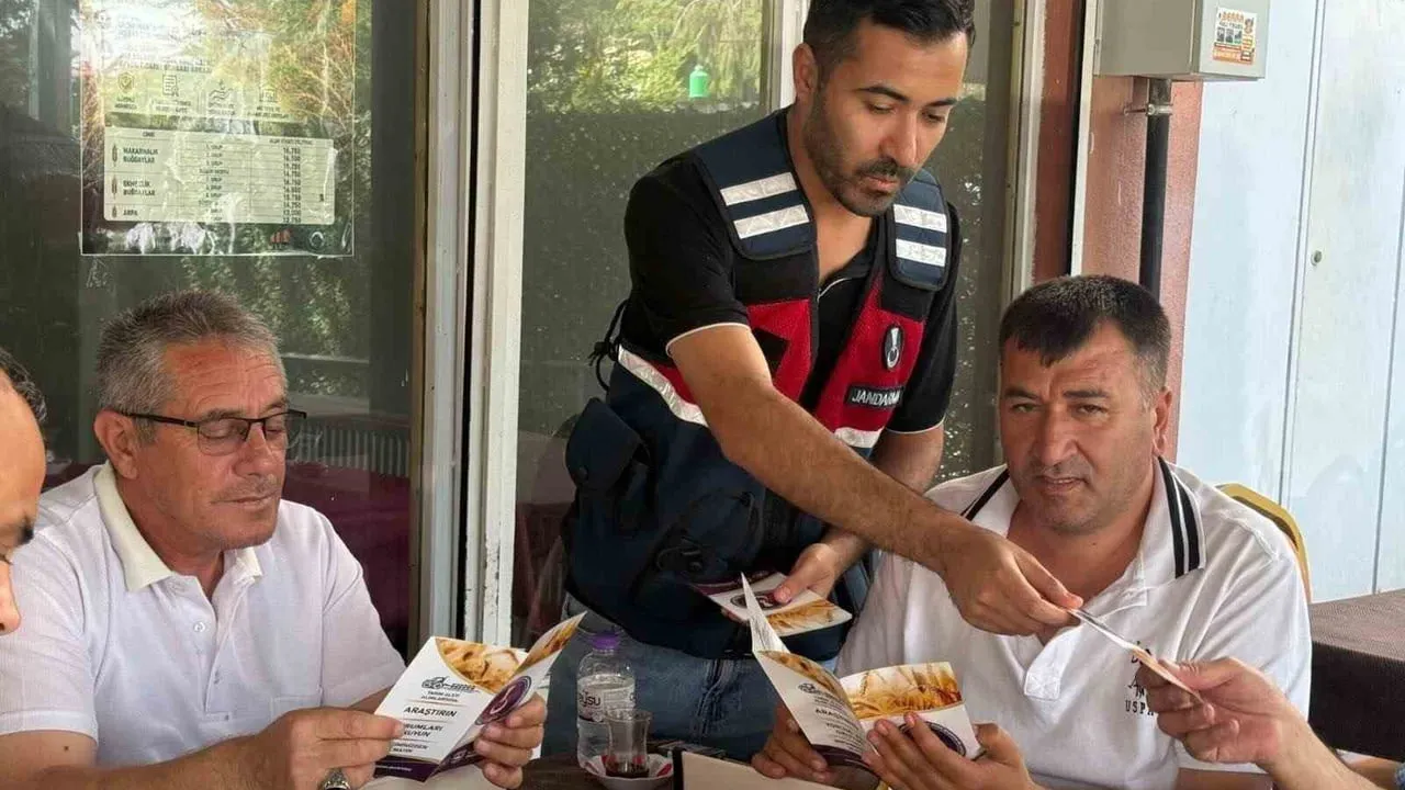 Afyonkarahisar'da belde belde dolandırıcılık uyarısı: jandarma 143 kişiye eğitim verdi