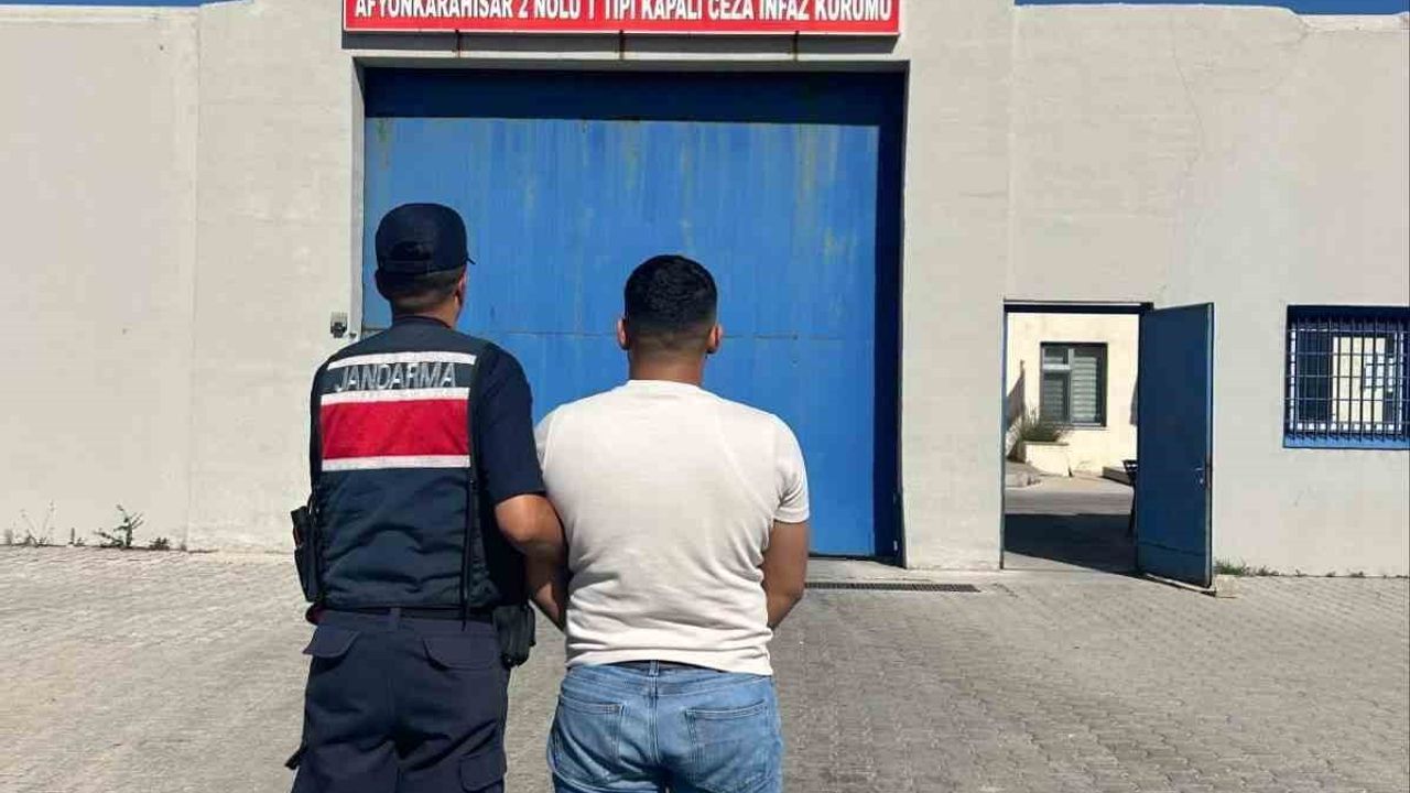 Afyonkarahisar'da jandarma 10 yıl hapisle aranan şüpheliyi yakaladı