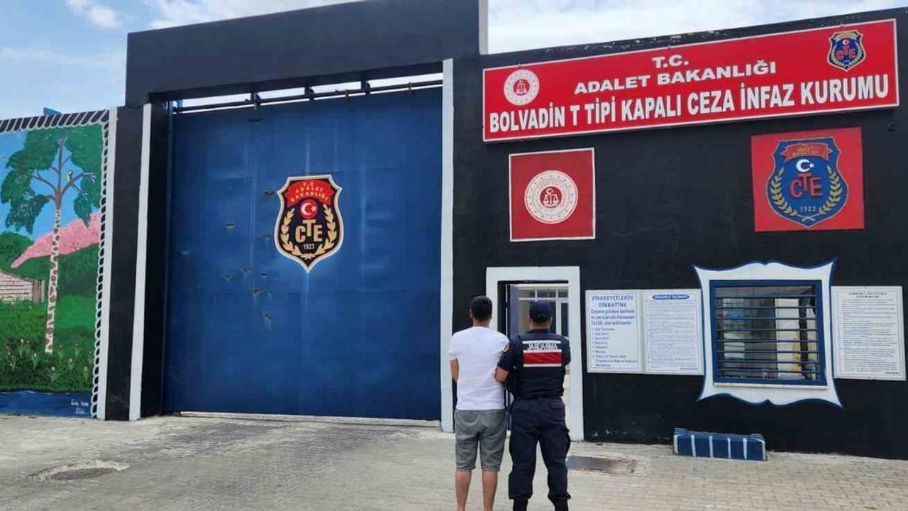 Afyonkarahisar'da jandarma 46 aranan şahsı yakaladı