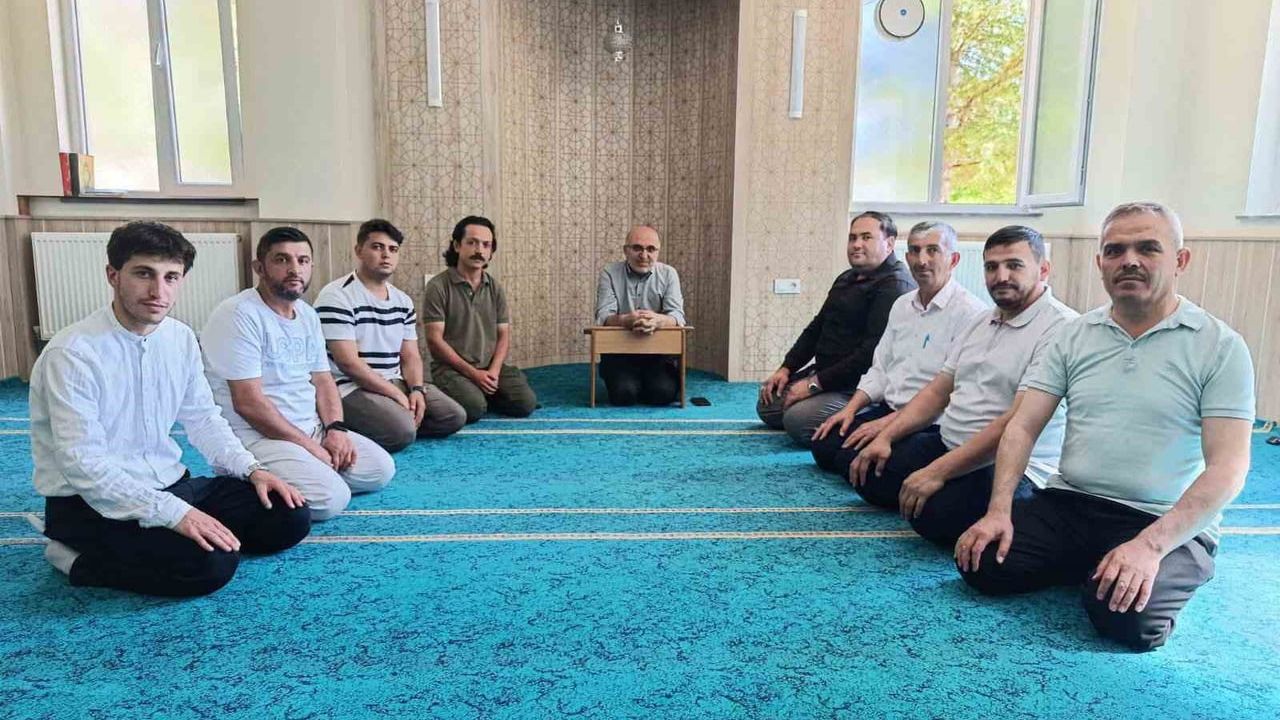 Afyonkarahisar’da Kitap Oku-Yorum projesi haziran değerlendirme toplantıları tamamlandı