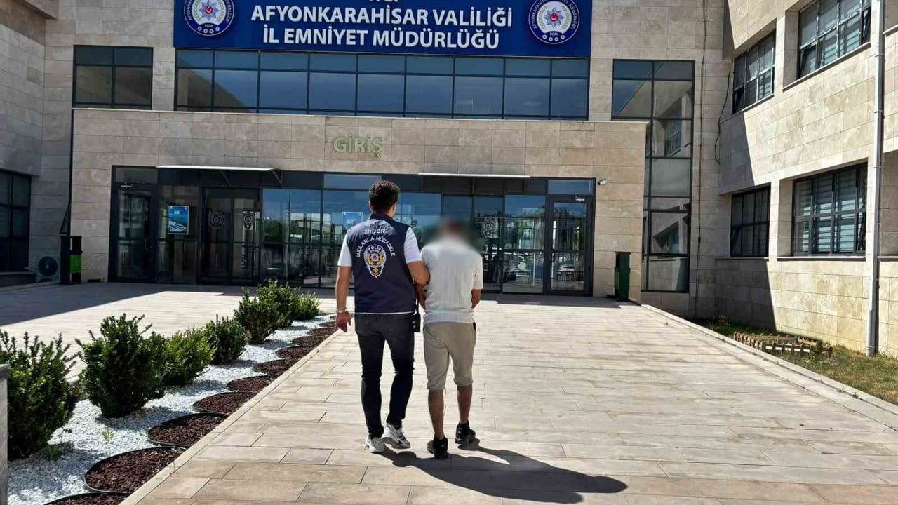 Afyonkarahisar'da takip sonucu bilişim suçundan aranan K.K. tutuklandı