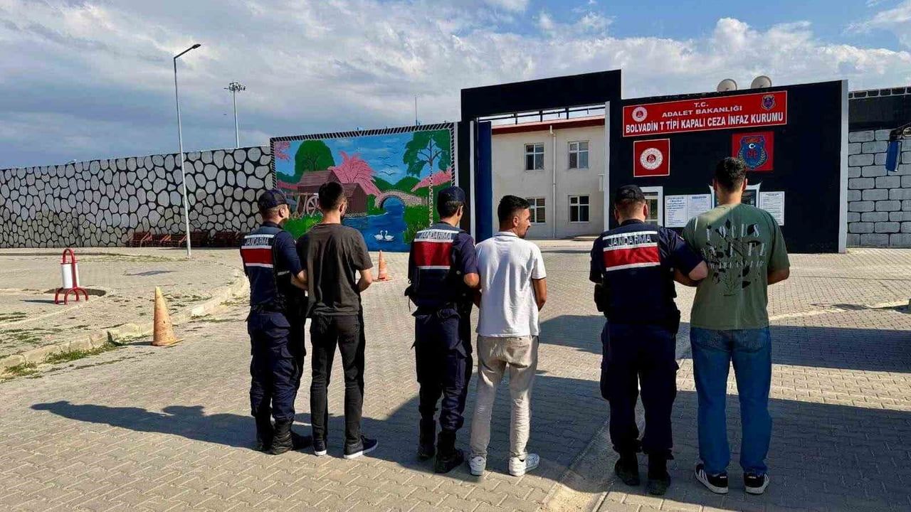 Afyonkarahisar'da yol kontrolleri bir haftada 34 aranan kişiyi ortaya çıkardı