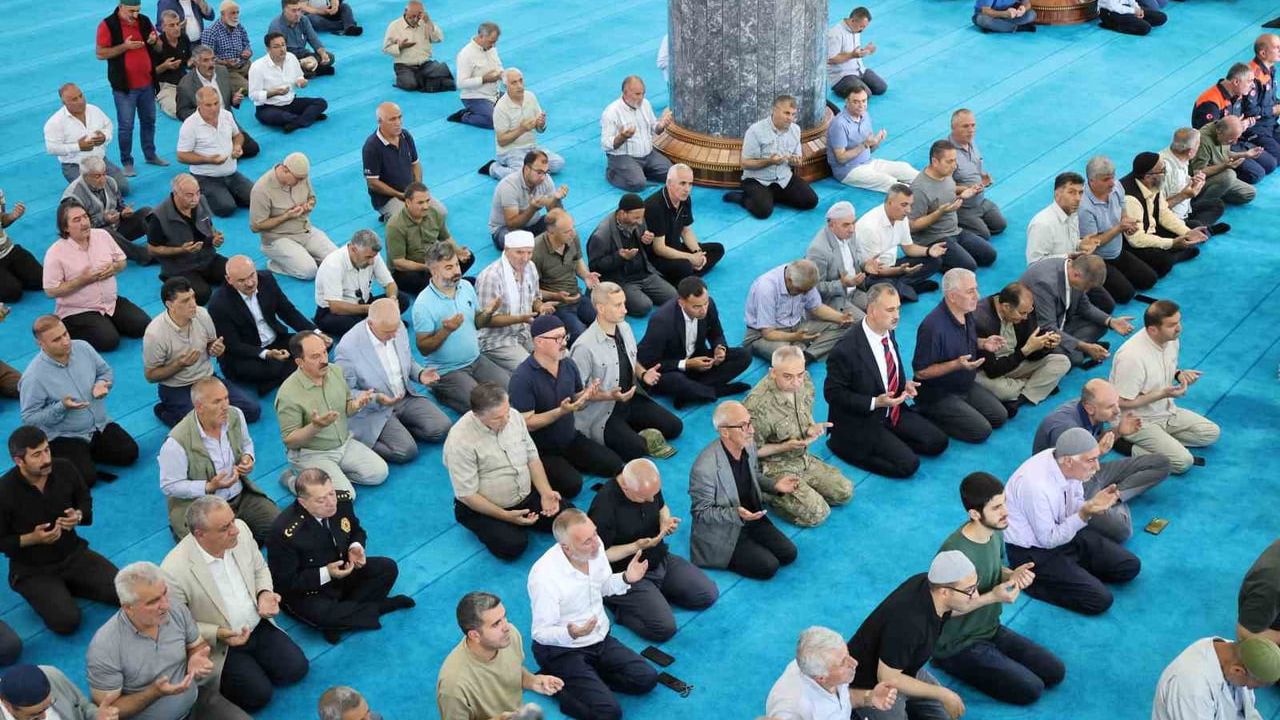 Ağrı’da 15 Temmuz şehitleri mevlid-i şerifle anıldı
