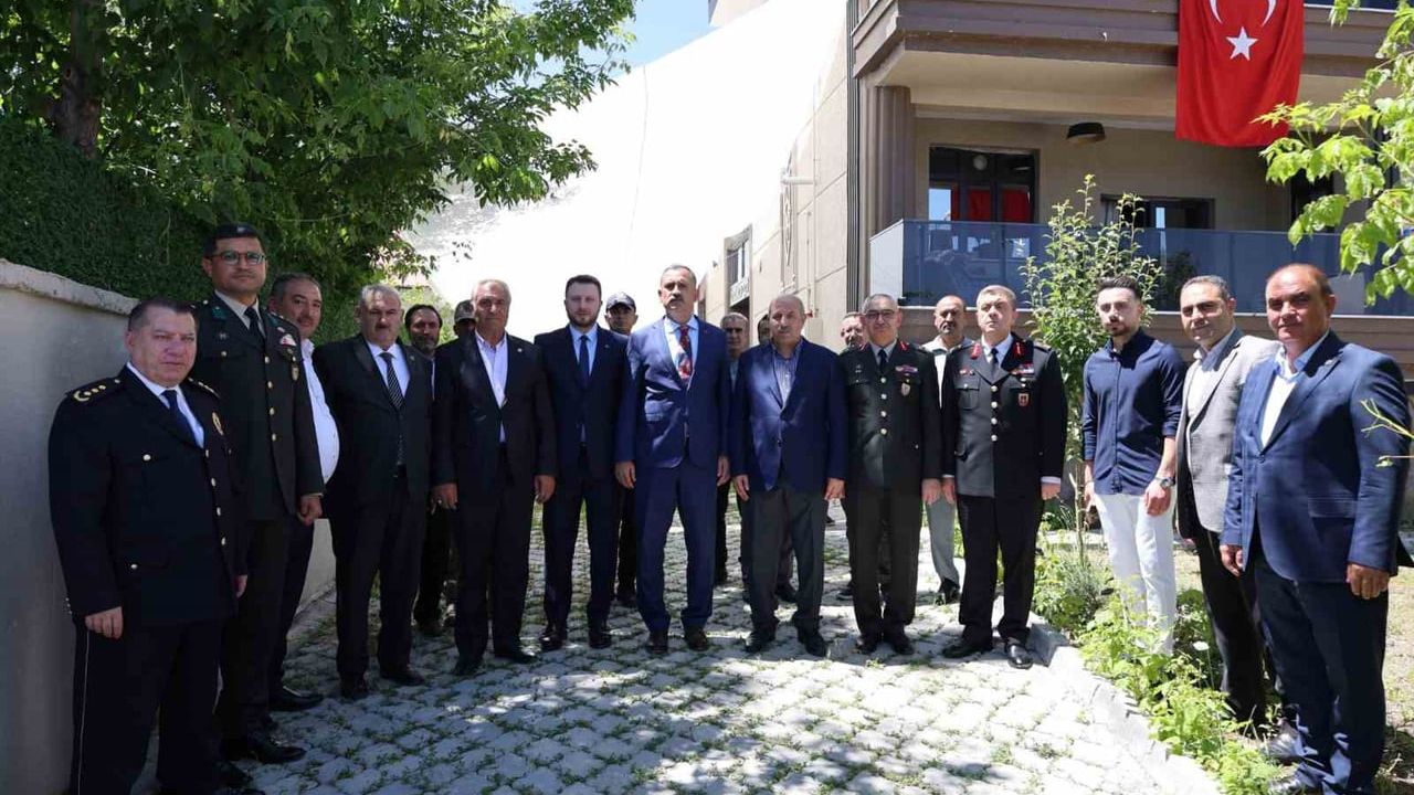 Ağrı’da 15 Temmuz’un 10. yılında şehitlik ziyareti ve gazi ailesiyle buluşma