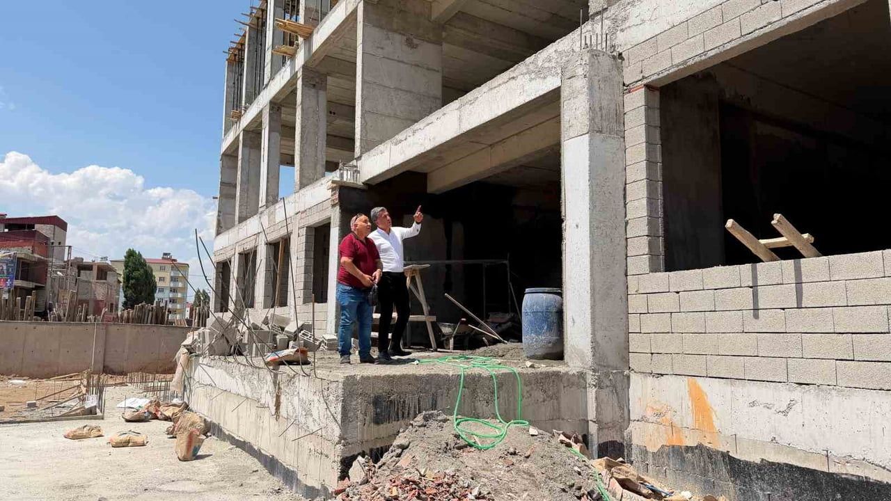 Ağrı'da okullar yeni döneme sahada yapılan yatırımlarla hazırlanıyor