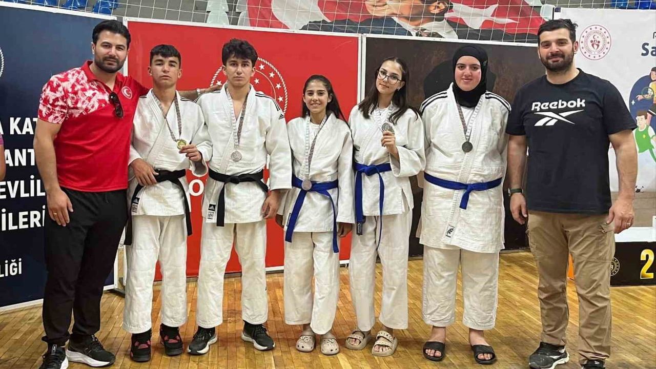 Ağrılı judocular Mardin'deki yarı finale yükseldi