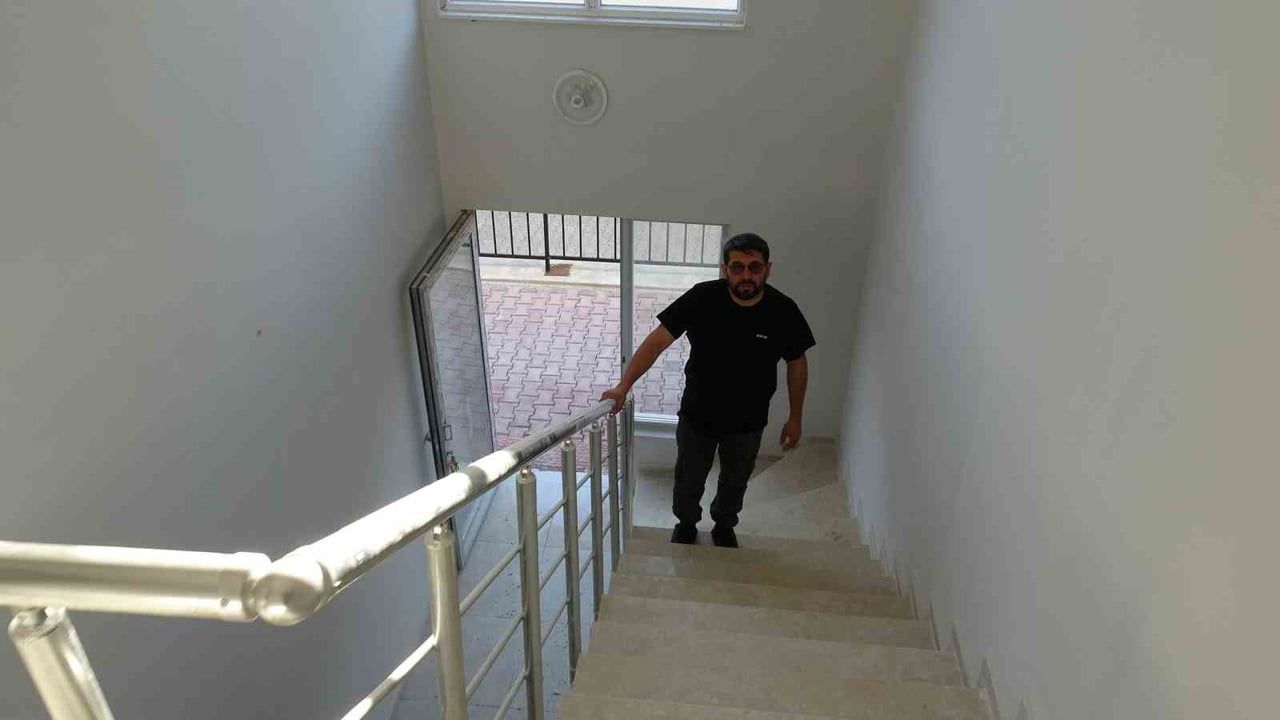 Ahbap Derneği depremzedeye ev sözünü tutmadı: Malatyalı depremzedeler toplanan milyonlarca doların nereye harcandığını soruyor