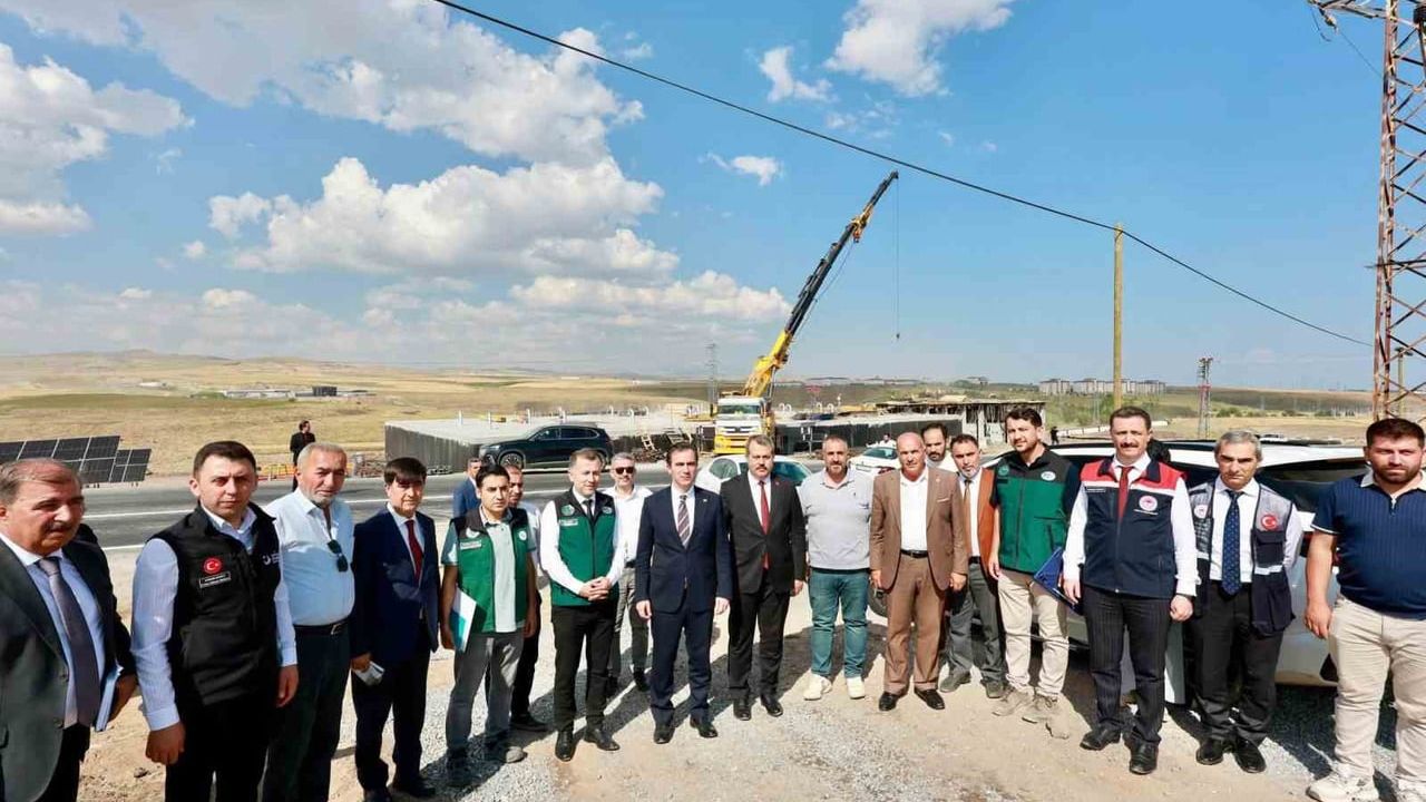 Ahlat içme suyu isale hattı projesi hızla ilerliyor