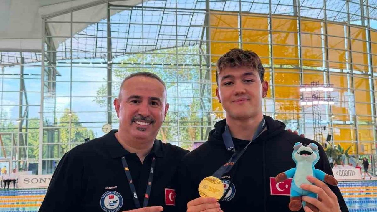 Ahmet Mete Boylu 200 metre serbestte Avrupa Gençler şampiyonu oldu