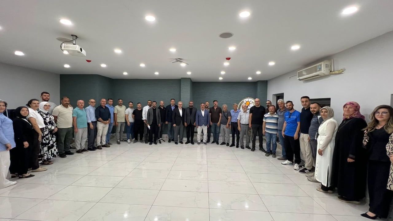 AK Parti Bilecik merkez ilçe yönetim kurulu toplantısına milletvekili Halil Eldemir katıldı