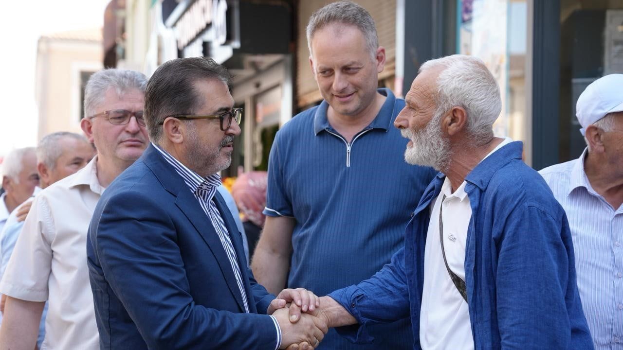 AK Parti milletvekilleri Güngören, Sarıyer ve Tuzla'da saha çalışmalarını sürdürdü