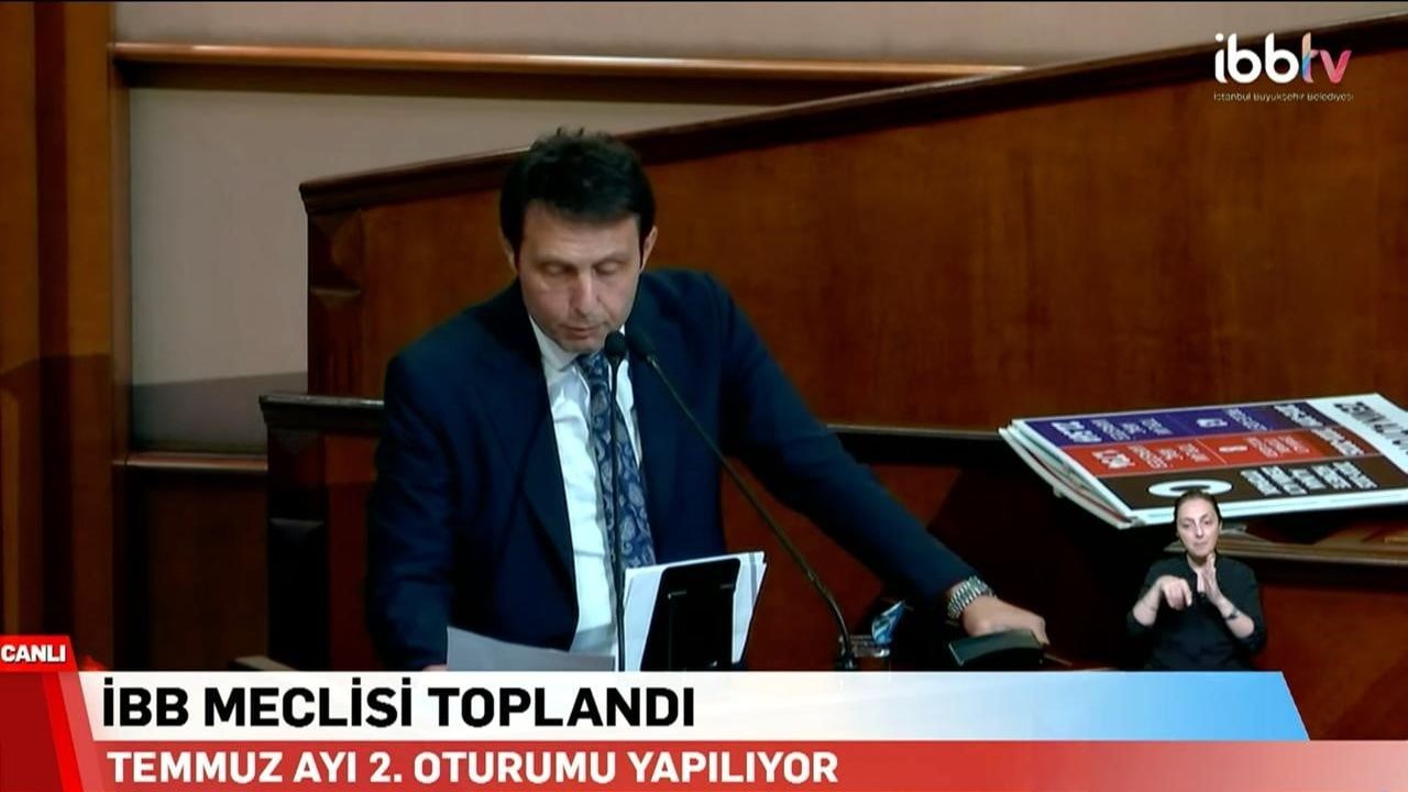 AK Partili Zekeriya Eroğlu İBB'nin ulaşım yatırımlarını faaliyet raporlarıyla eleştirdi