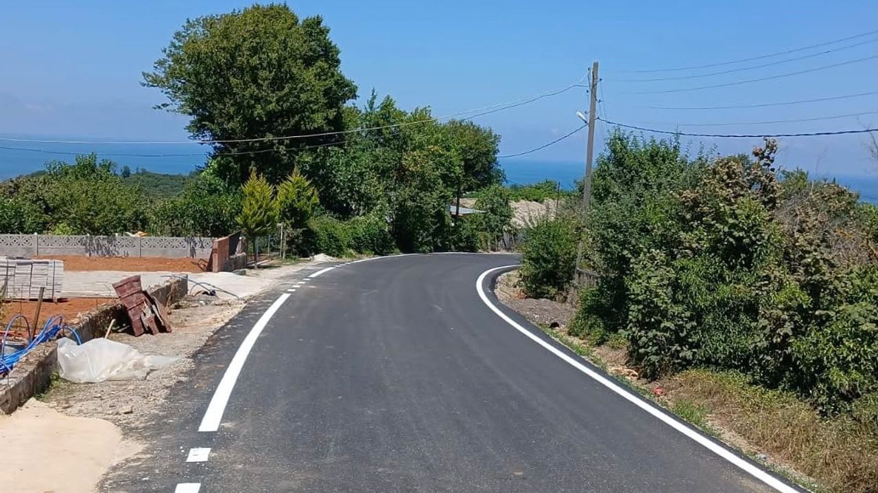 Akçakoca’da 7,5 kilometrelik grup yolunda çizgi çalışması tamamlandı