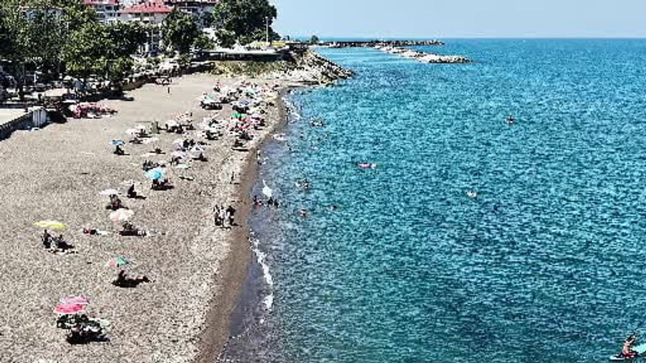 Akçakoca sahilleri sıcaklık nedeniyle yoğunluk yaşadı