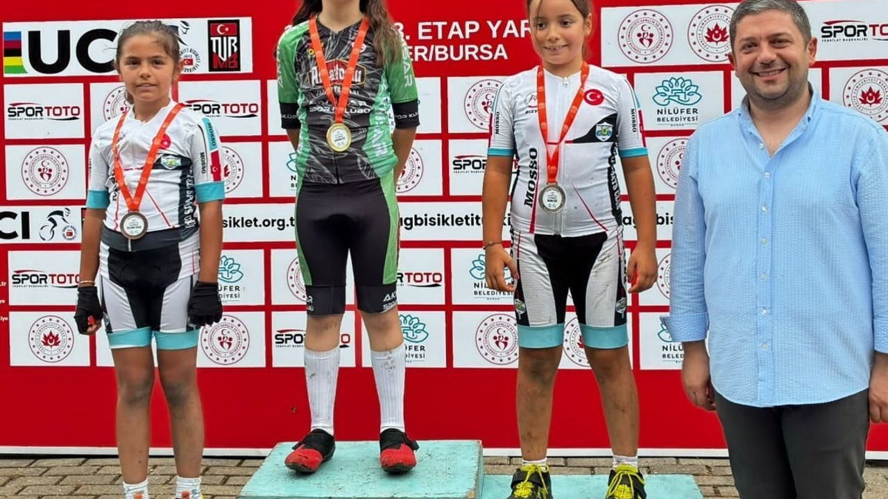 Akhisarlı pedallar Bursa'da şampiyonluğa tırmandı
