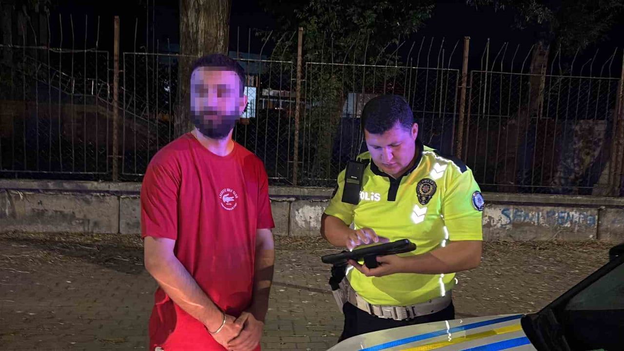 Aksaray’da 'dur' ihtarına uymayan sürücünün kovalamacası kamerada